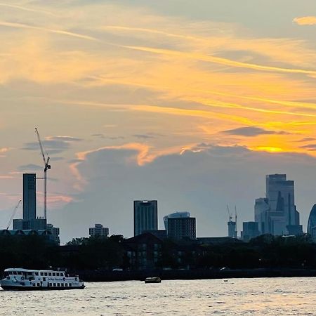 Riverside Premium Double Room Garden View E14 Londen Buitenkant foto
