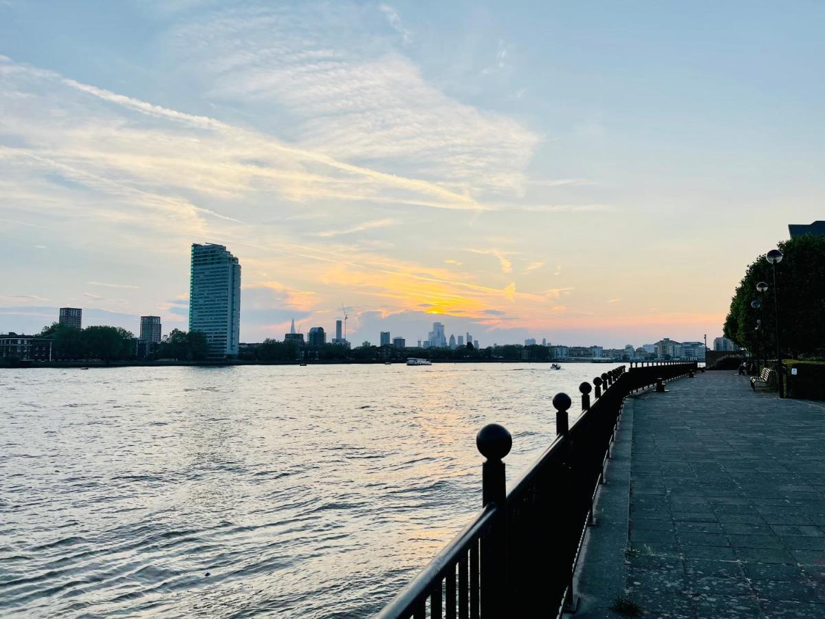 Riverside Premium Double Room Garden View E14 Londen Buitenkant foto